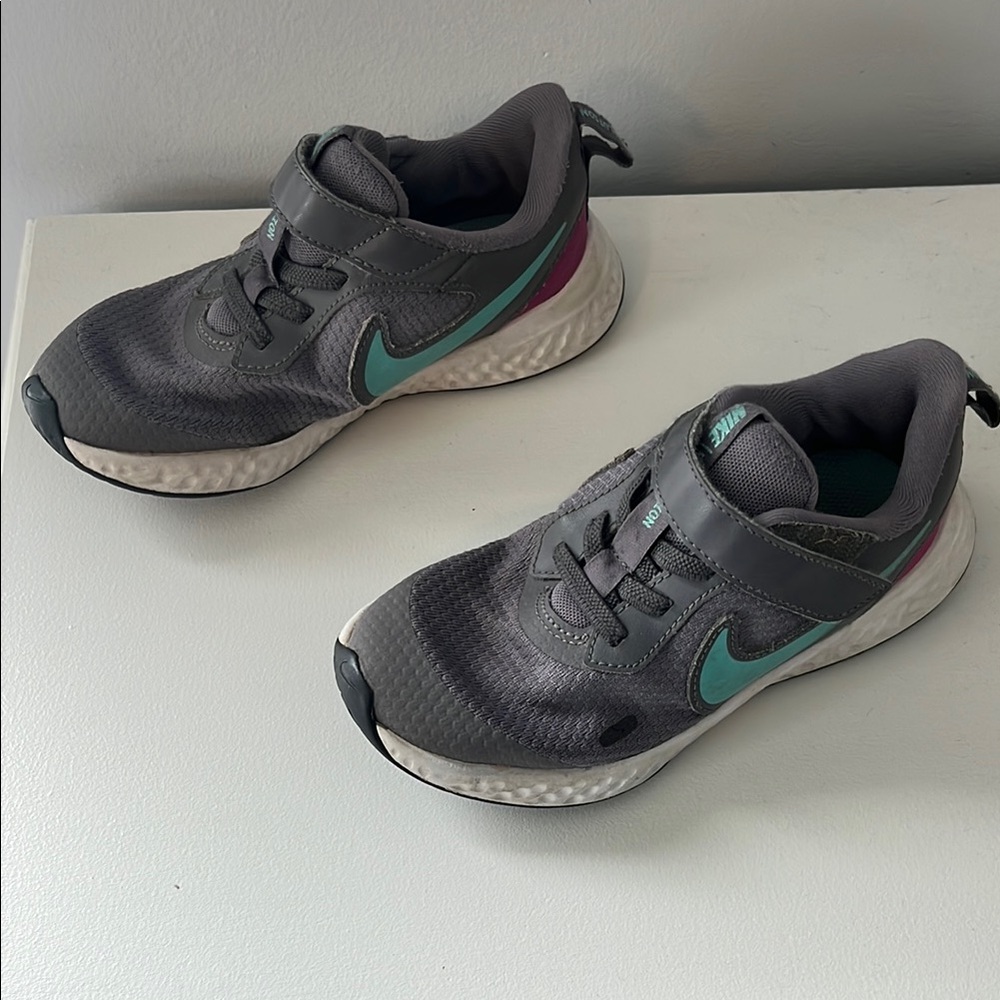 Nike Kids Gray and Teal Sneakers